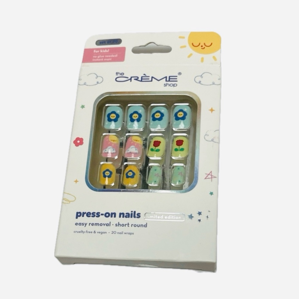 NWT ⚜️💖⚜️ The Creme Shop Kids Limited Edition Reusable Press-On Nail Kit